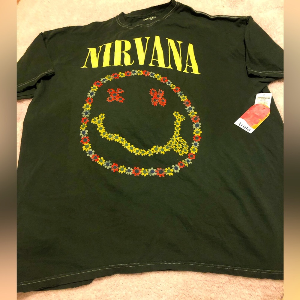 COPY - ARULA NIRVANA Floral Smiley Oversized Tee, tags, never worn, BEAUTIFUL